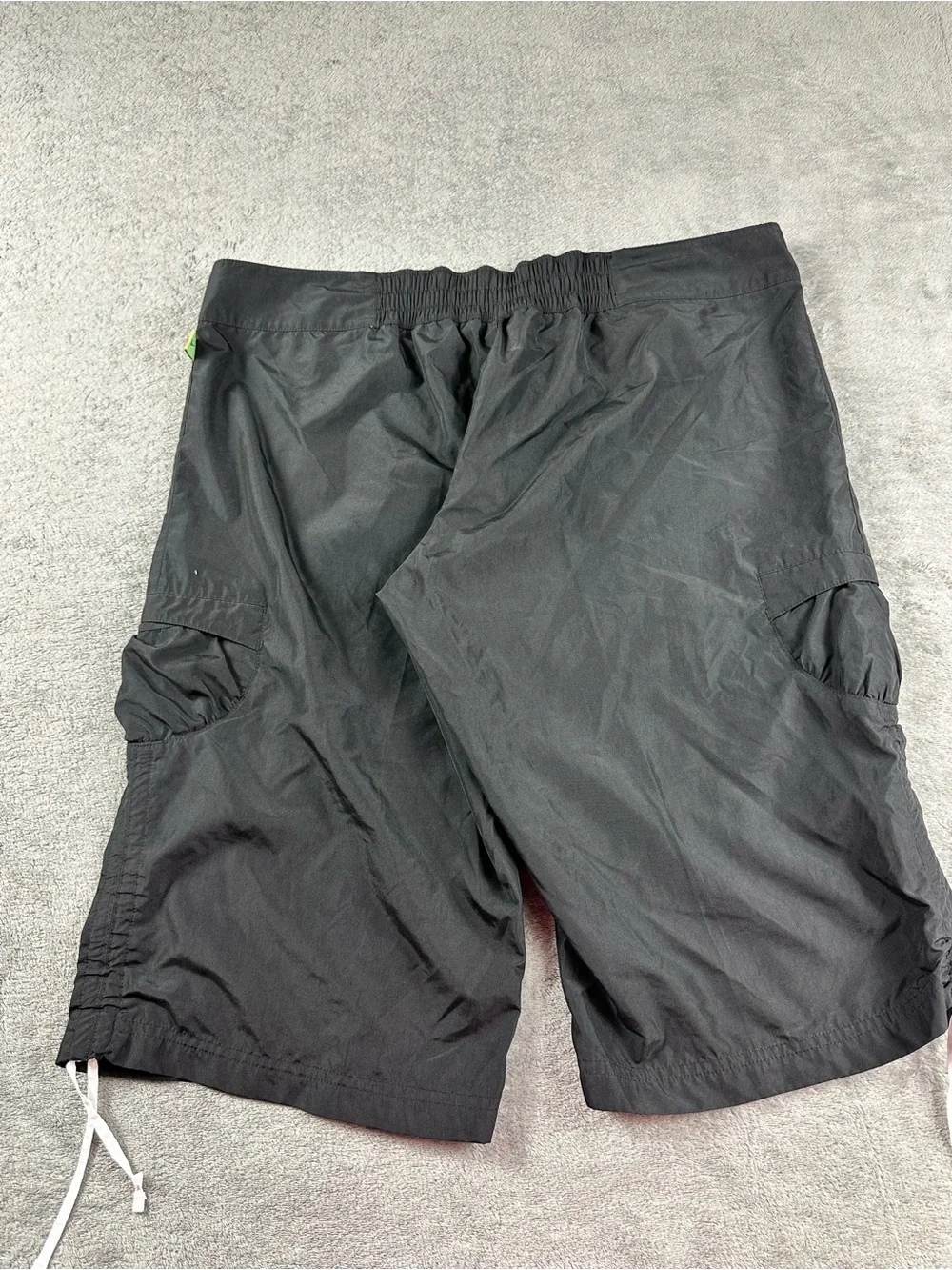Nike Men’s Black Swim Trunks Board Shorts Size L Drawstring Pockets